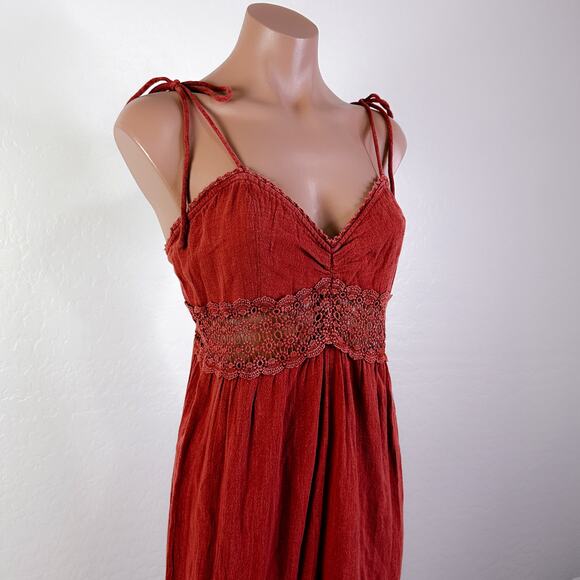 Urban Outfitters Tilly Lace Inset Crochet Boho Gauze Jumpsuit Rust Red Sz S NWT - Picture 3 of 12